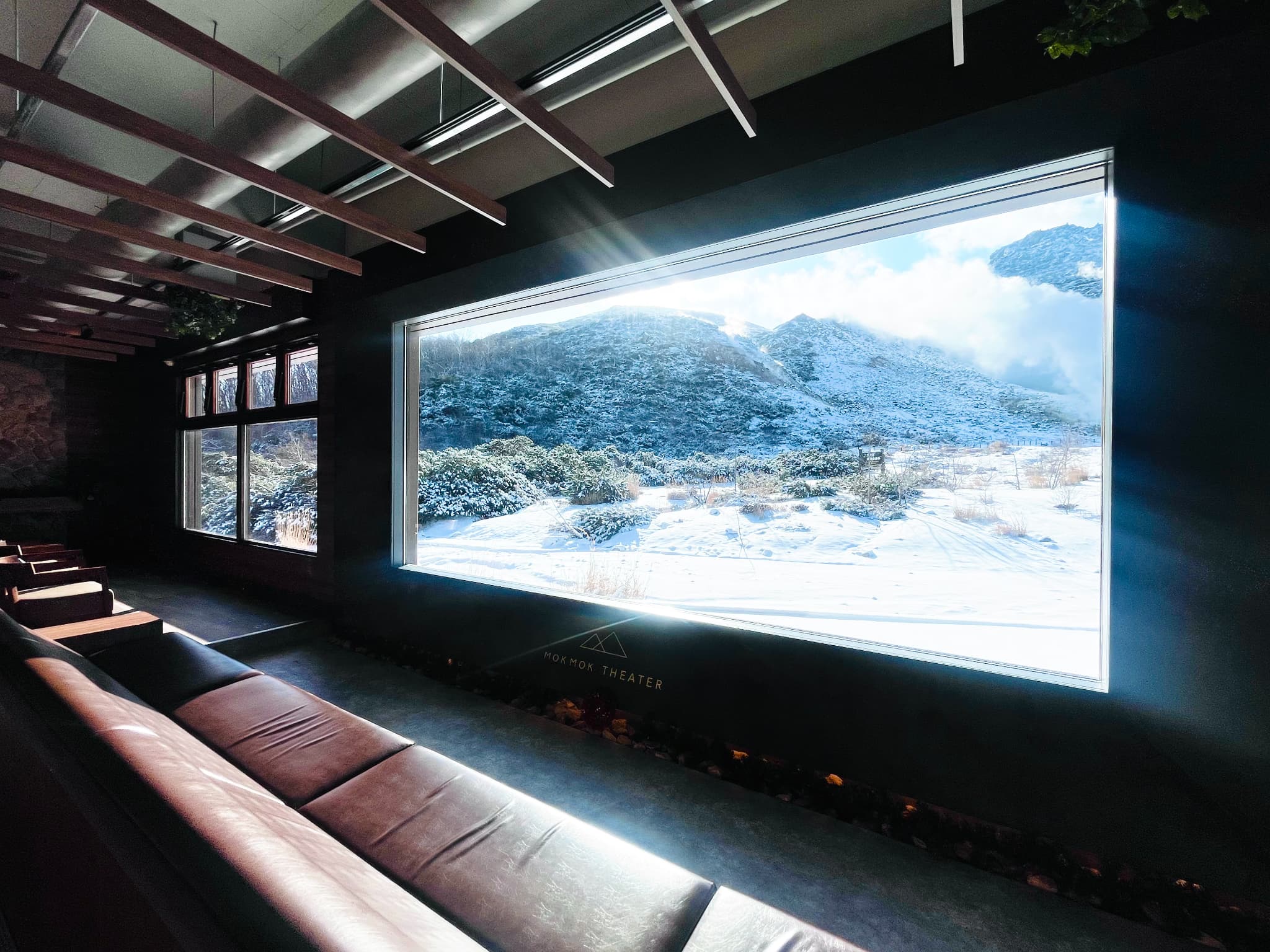 硫黄山MOKMOKベース~活火山の麓に2023年に誕生した滞在観光拠点